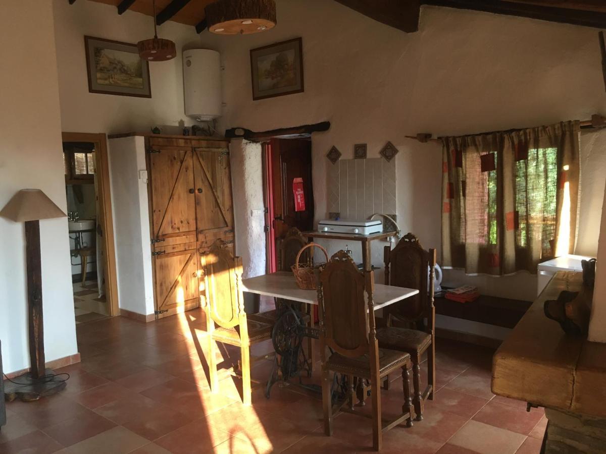 Mosteirinho Negreda Bagian luar foto